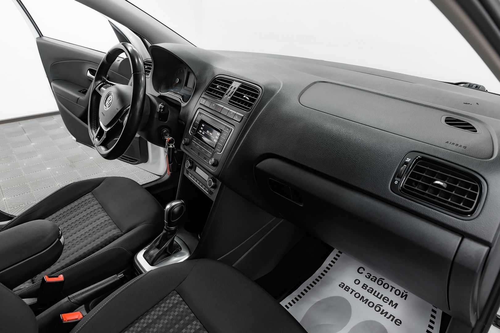 Volkswagen Polo, V Рестайлинг, 2018 фото 17