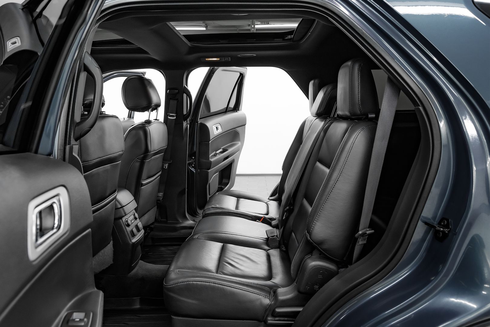 Ford Explorer, V, 2013 фото 17