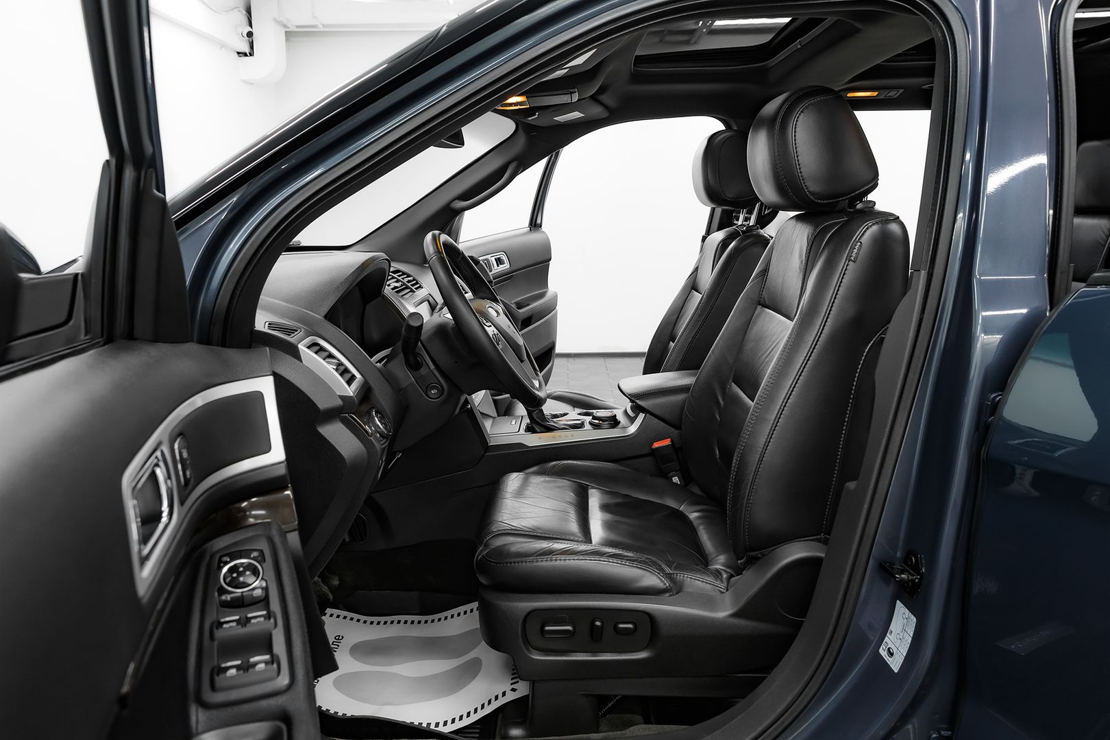 Ford Explorer, V, 2013 фото 8