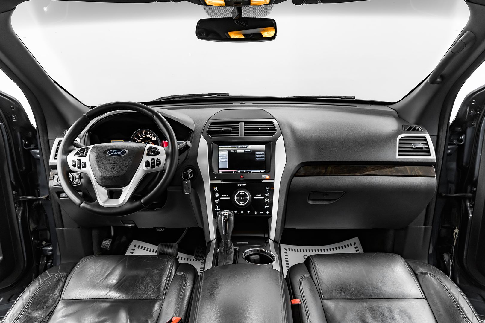 Ford Explorer, V, 2013 фото 13