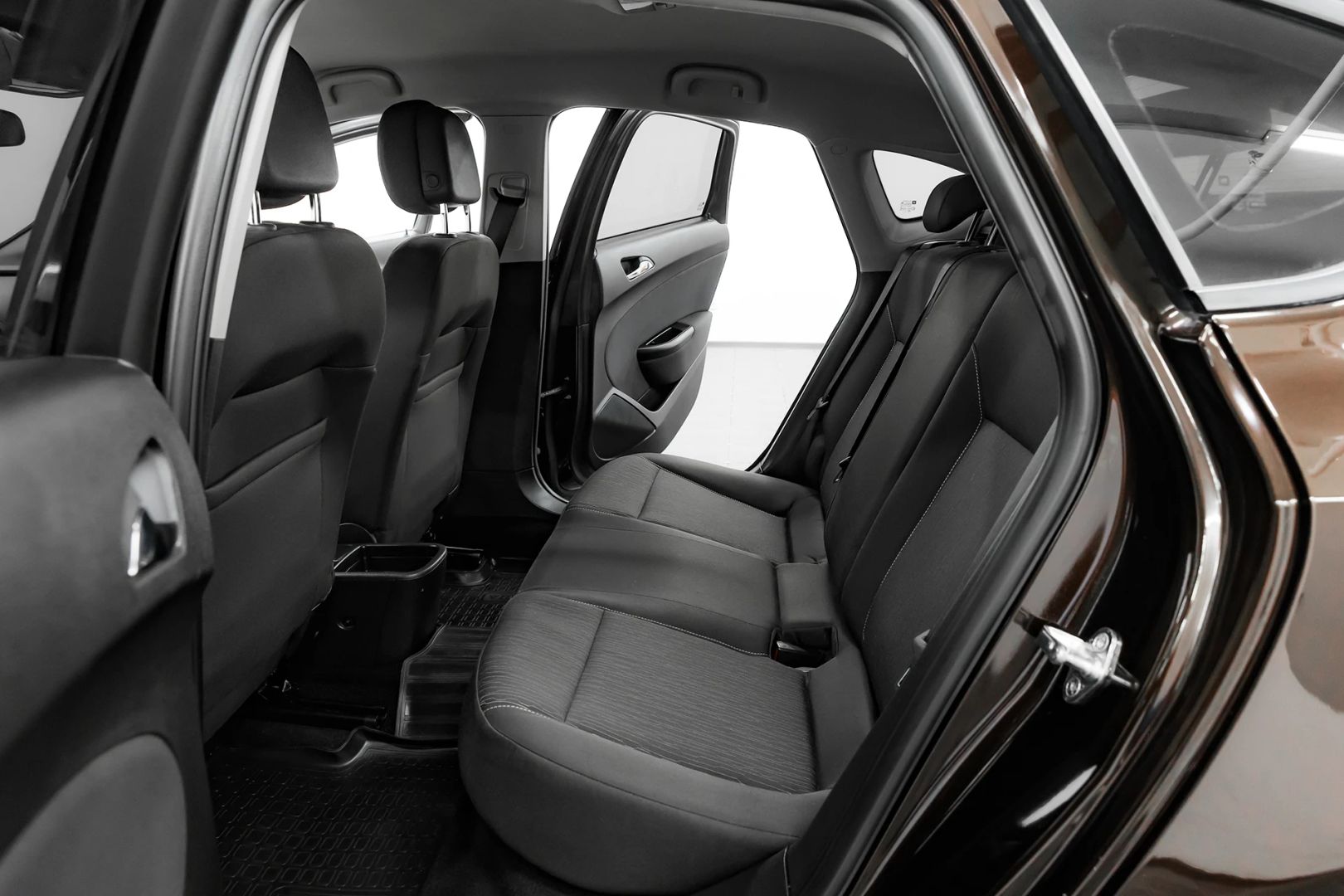 Opel Astra, J Рестайлинг, 2013 фото 14