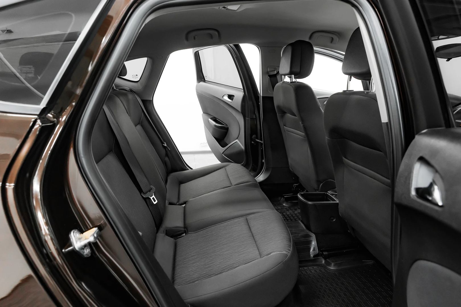 Opel Astra, J Рестайлинг, 2013 фото 15