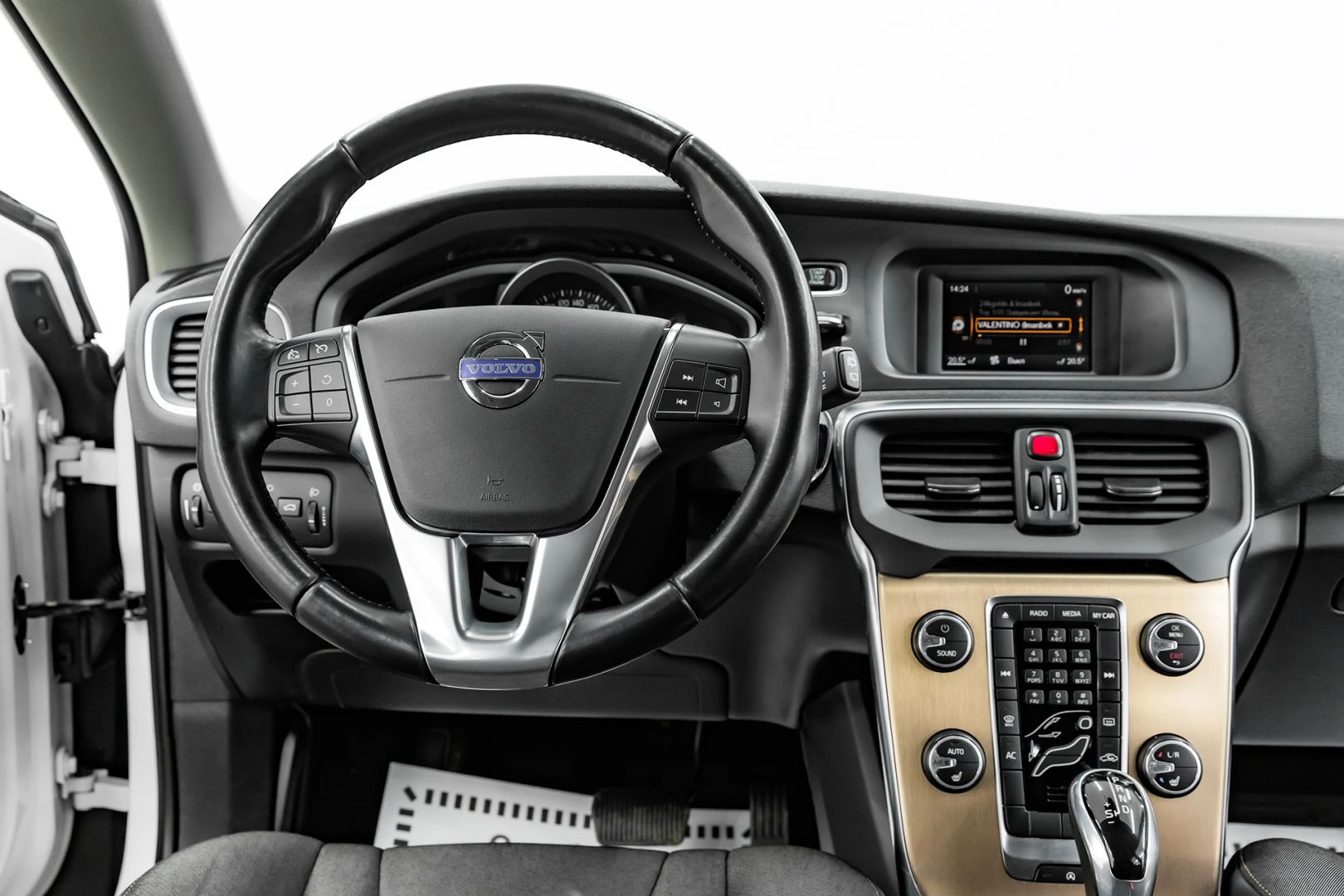 Volvo V40 Cross Country, I, 2014 фото 10