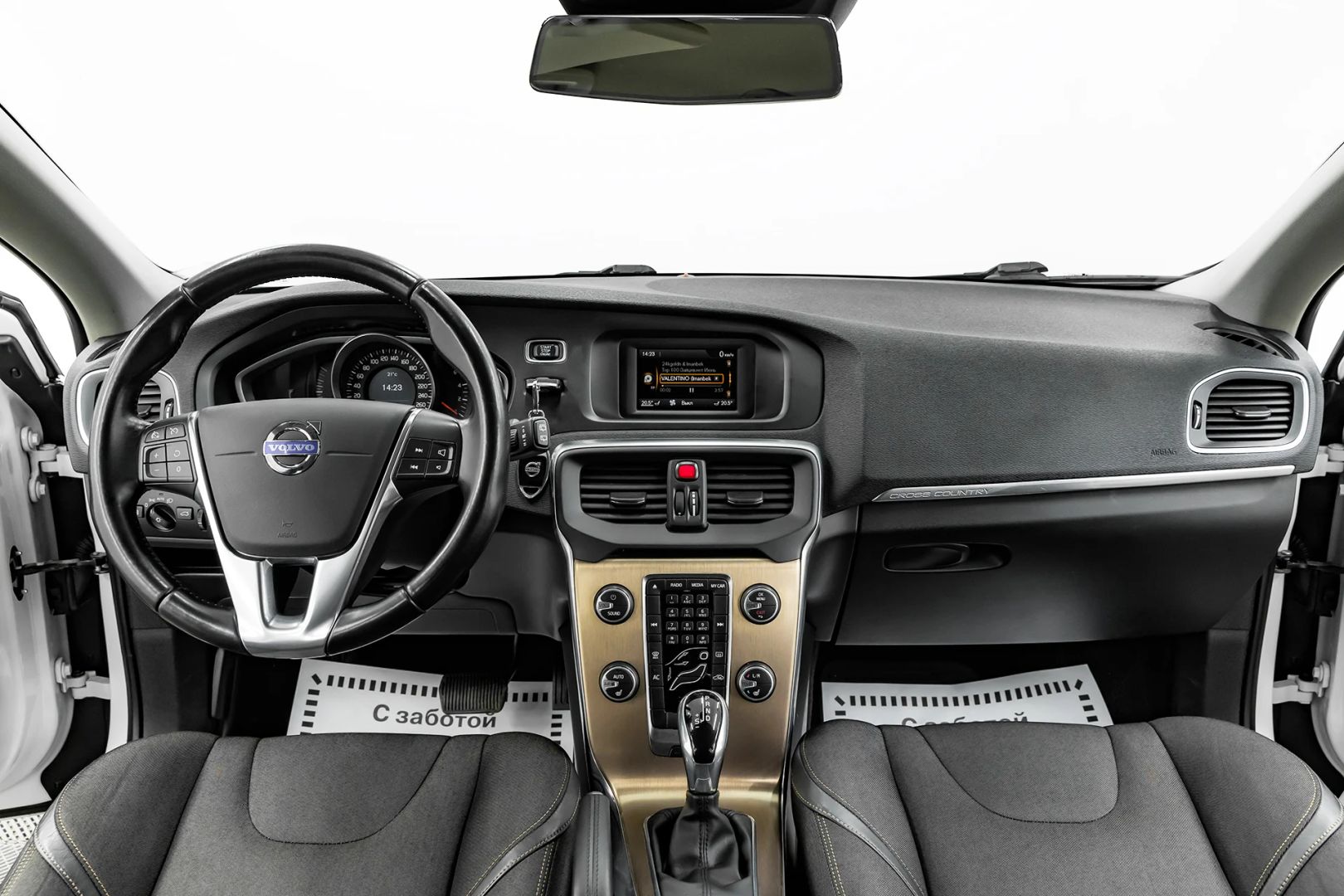 Volvo V40 Cross Country, I, 2014 фото 13