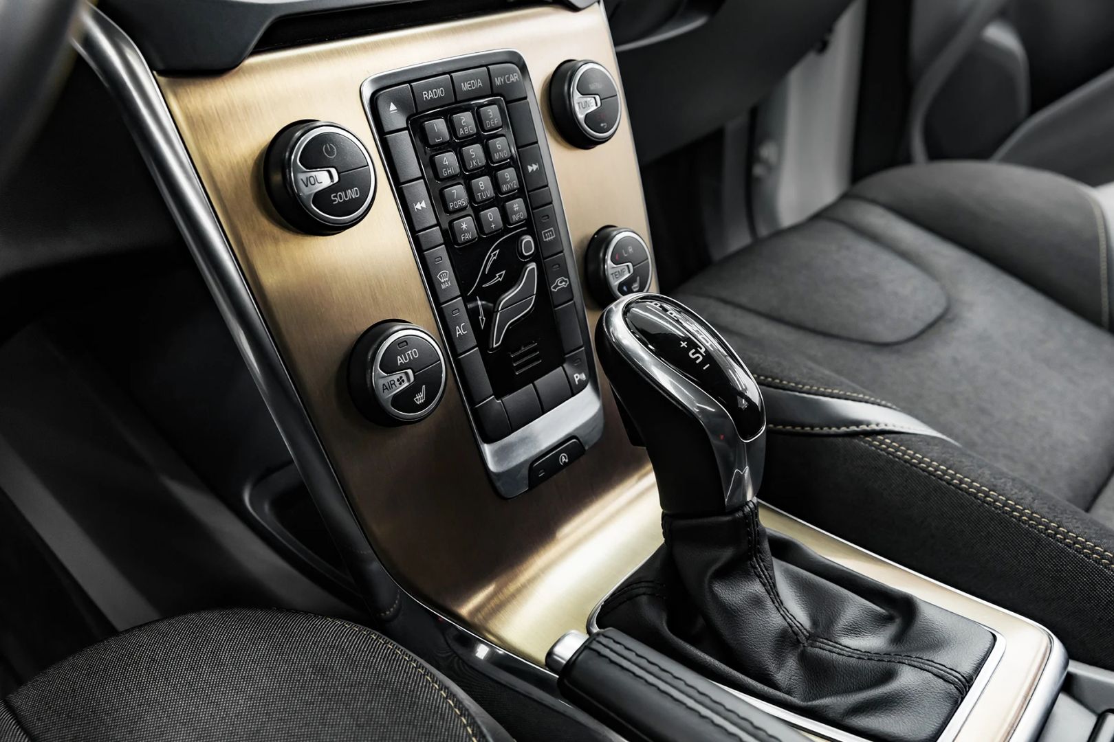 Volvo V40 Cross Country, I, 2014 фото 12