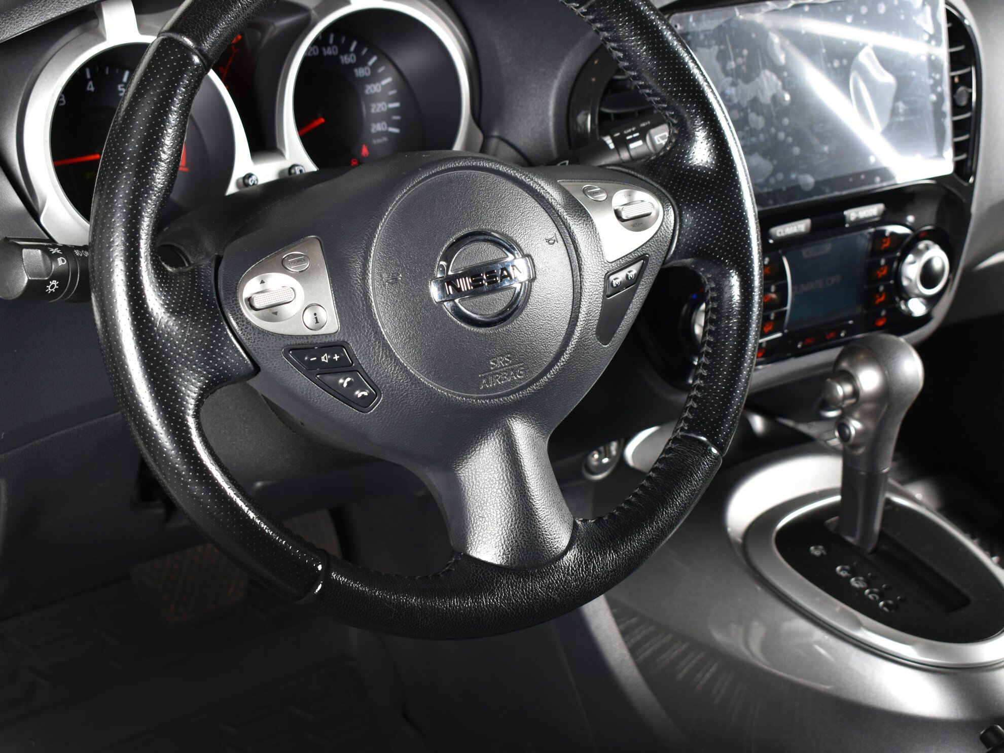 Nissan Juke, I Рестайлинг, 2014 фото 11