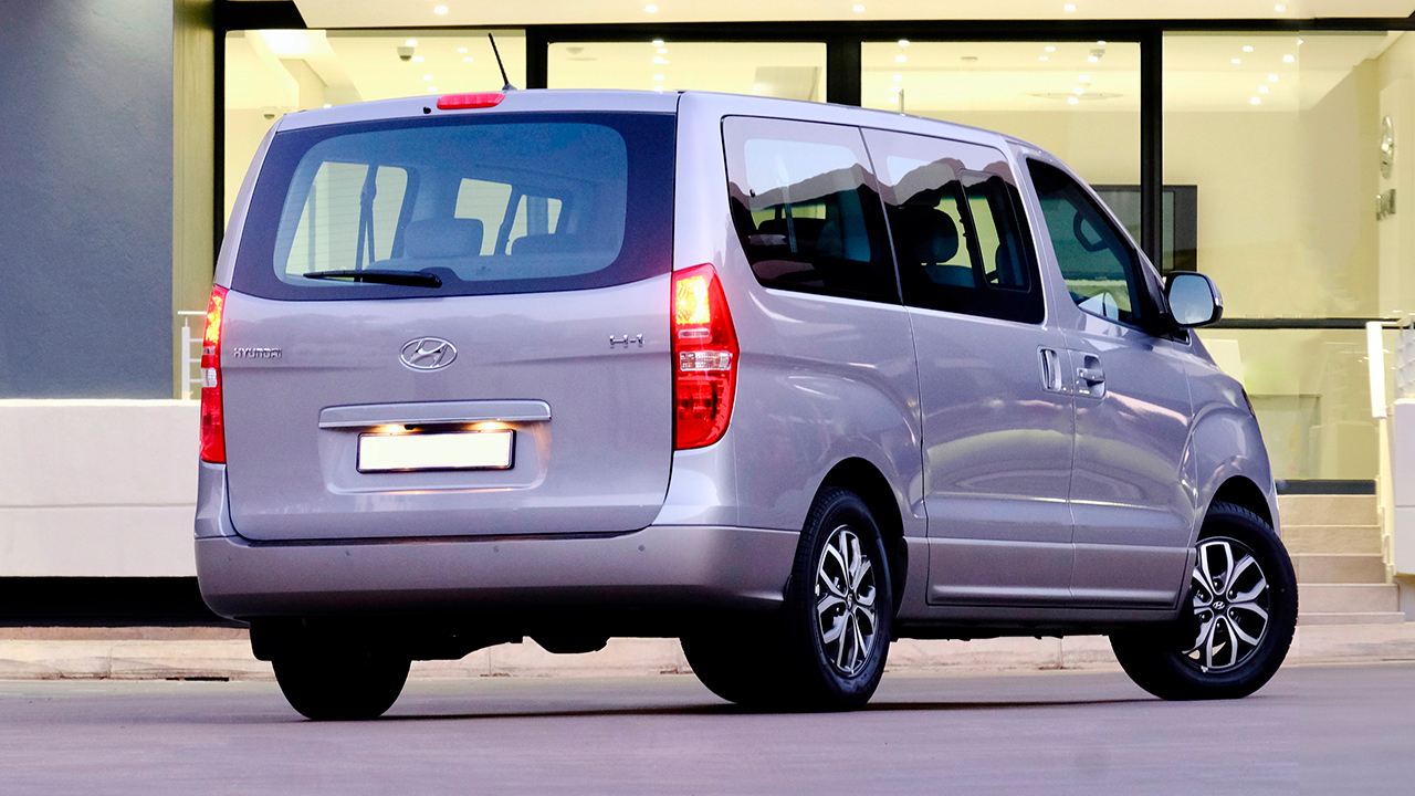 Фото Вид сзади hyundai H-1