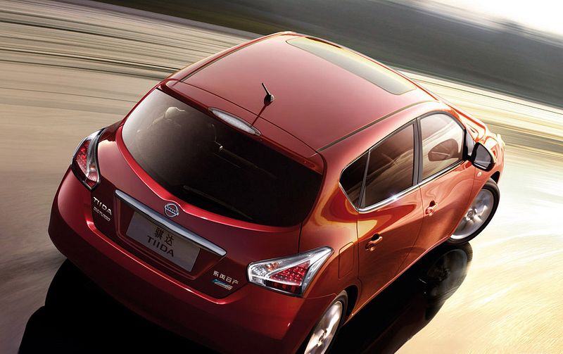 Фото Внешний вид nissan Tiida