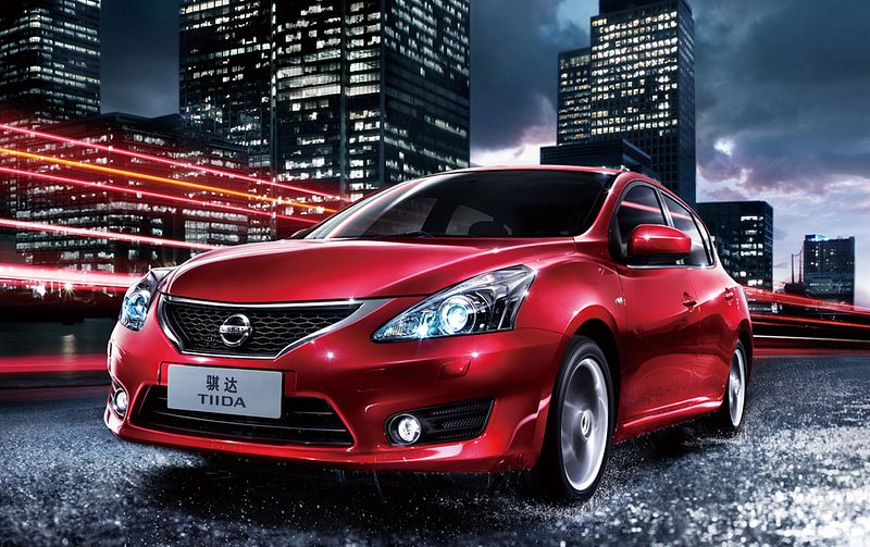 Фото Экстерьер nissan Tiida