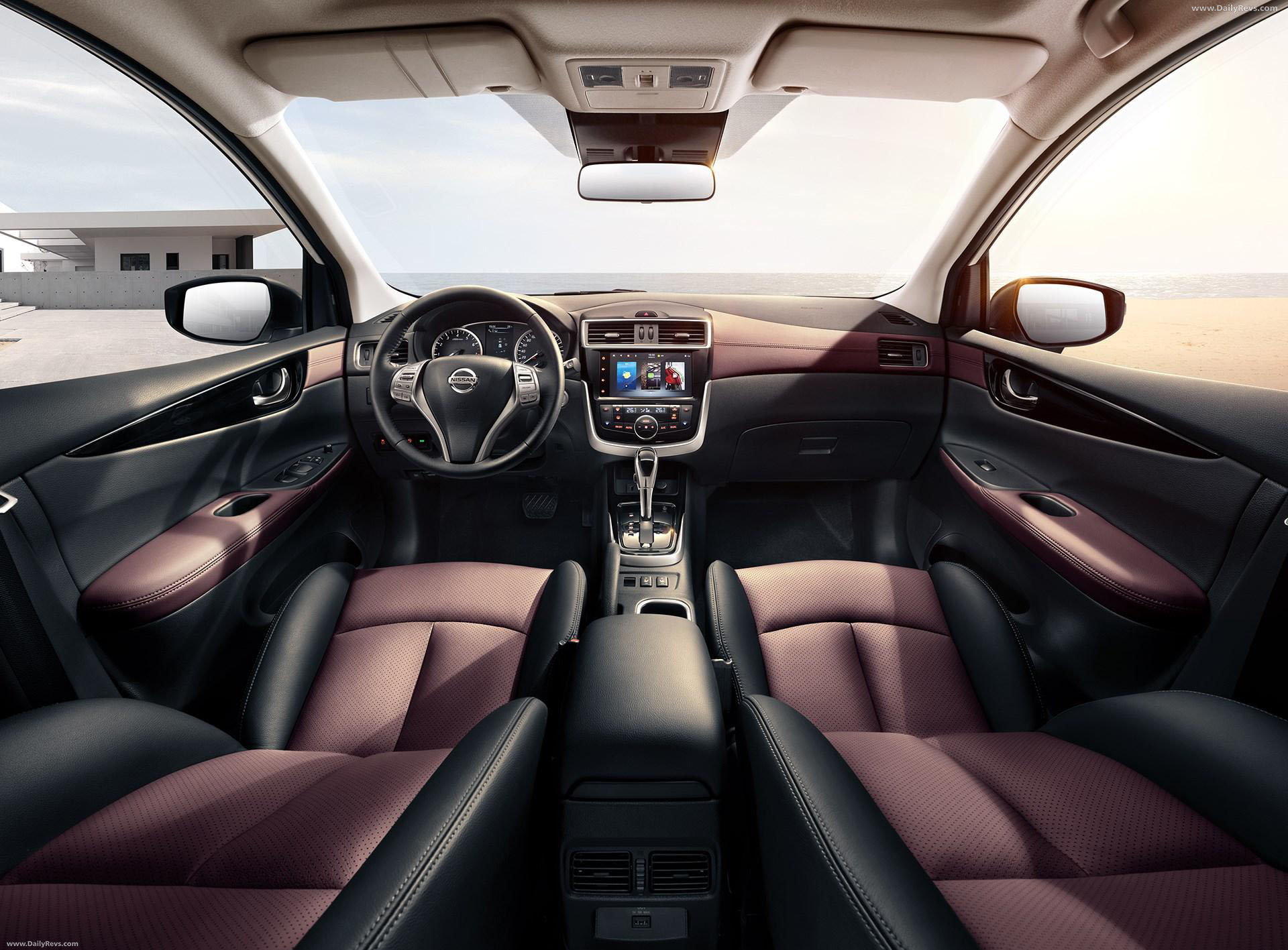 Фото Передний ряд nissan Tiida